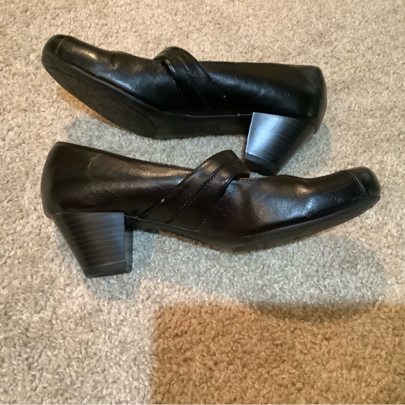 Comfortable black Life Stride Soft System Mary Jane’s with small heel size 7 - Picture 3 of 8